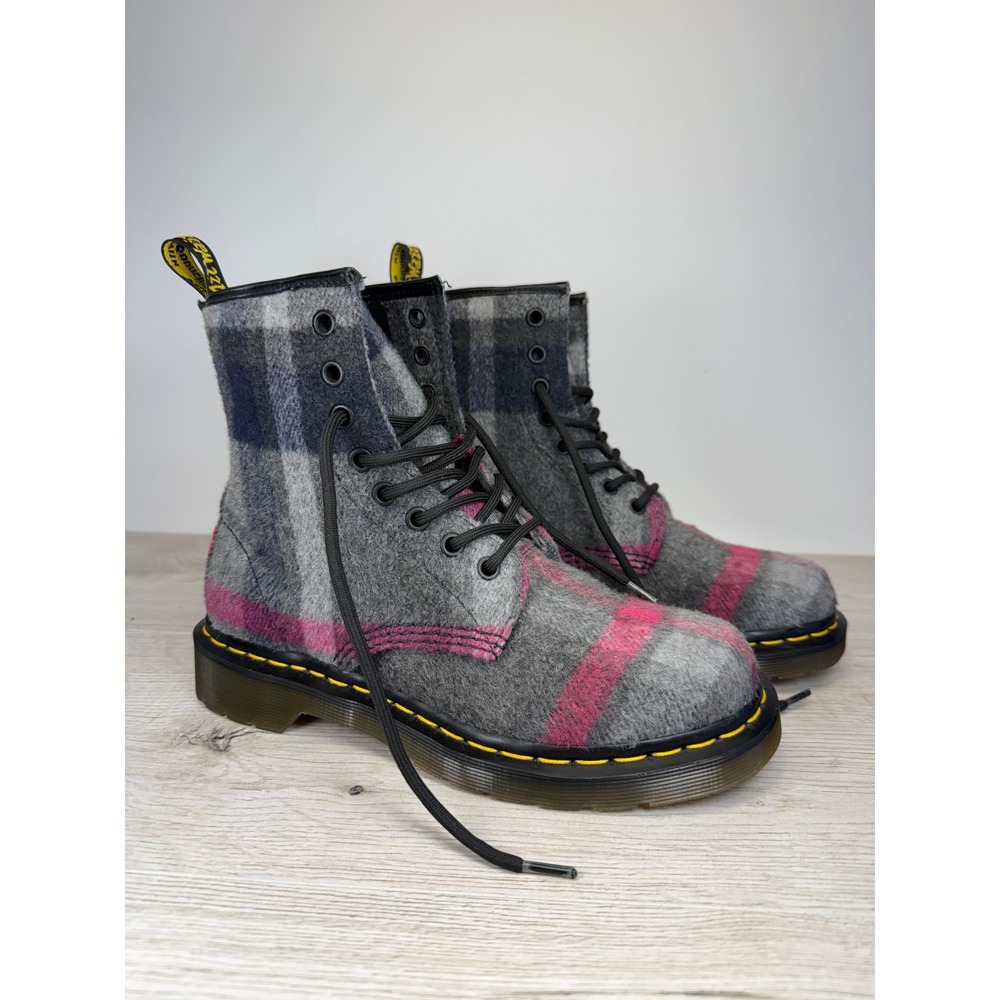 Dr. Martens Castel 1460 Gray Pink Wool Plaid 8-Eye Lace Up Combat Boot US 7